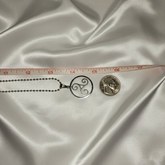 Silver Stainless Steel Triskelion Celtic Spiral Fashion Necklace Unisex NWOT - Picture 4 of 7
